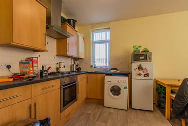1 bed house, Newport Road, City Centre, Cardiff, CF241AH - Image 1